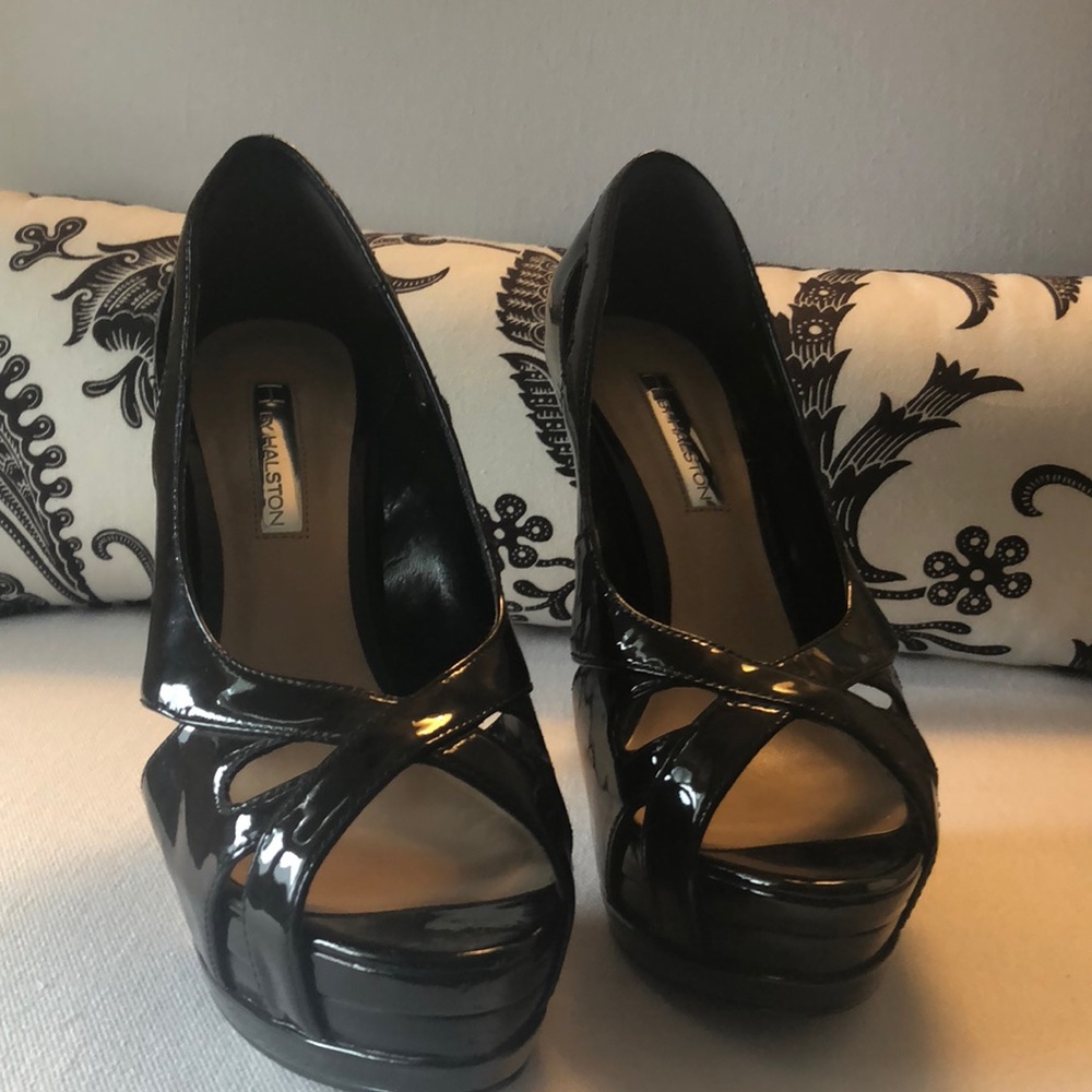 Aldo H by Halston heel